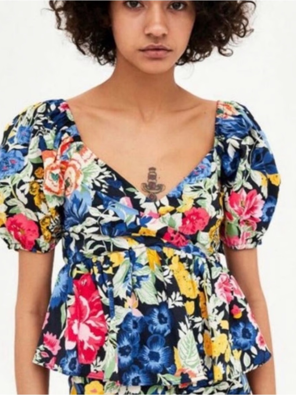 Zara trf collection Navy Multi Floral V-Neck Puff Sleeve Top size xs